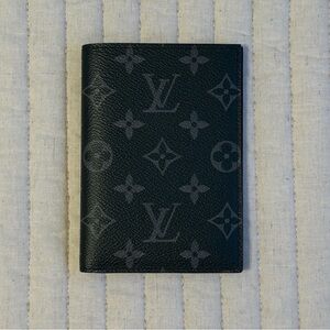 Louis Vuitton monogram eclipse passport cover M64501